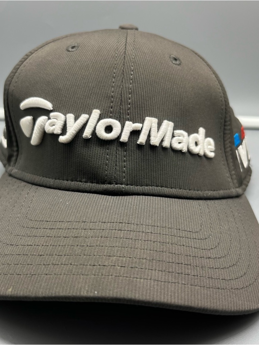 TaylorMade Gray Baseball Golf Cap with Raised White Logo